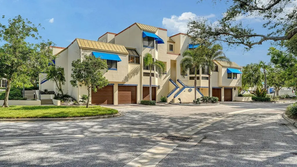 1922 Harbourside Drive Longboat Key FL 34228