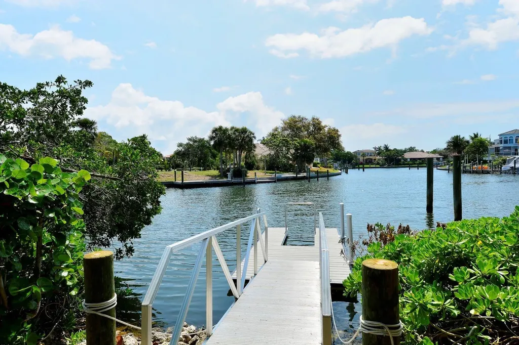 1922 Harbourside Drive Longboat Key FL 34228