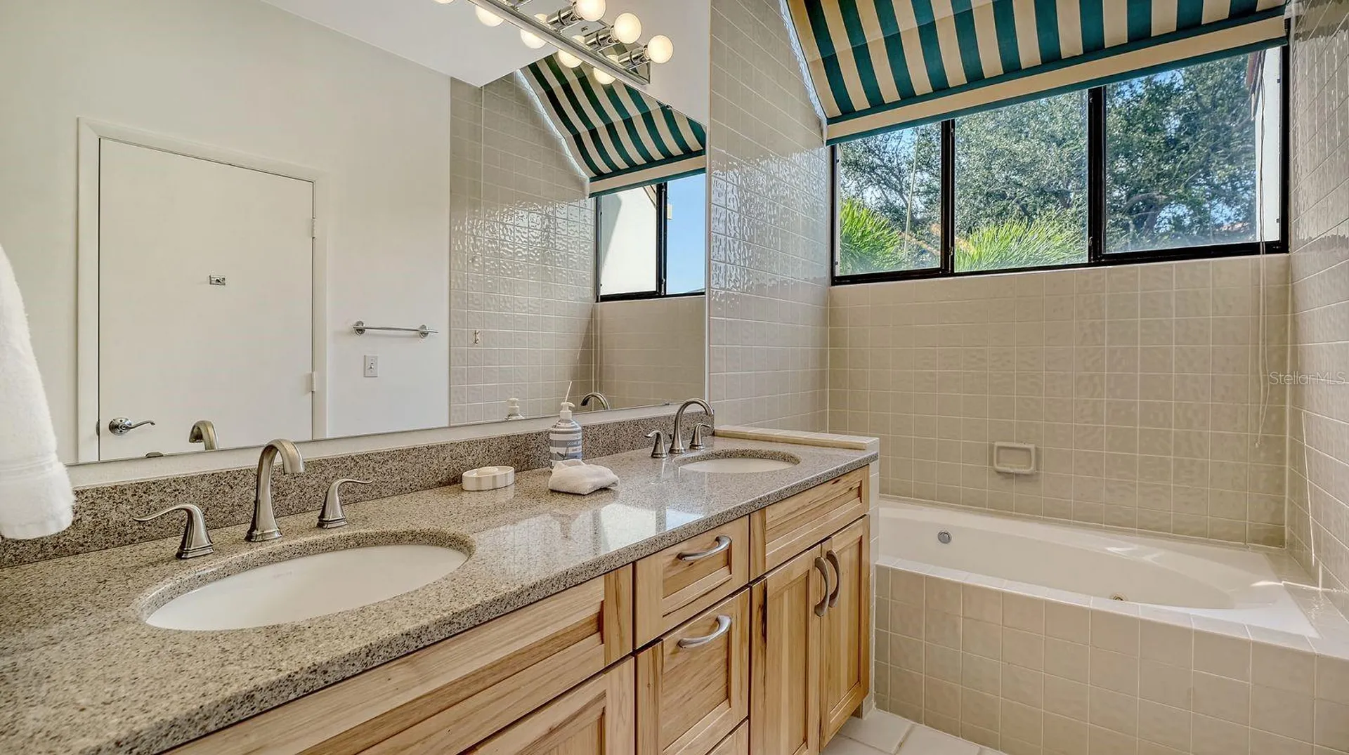 1922 Harbourside Drive Longboat Key FL 34228