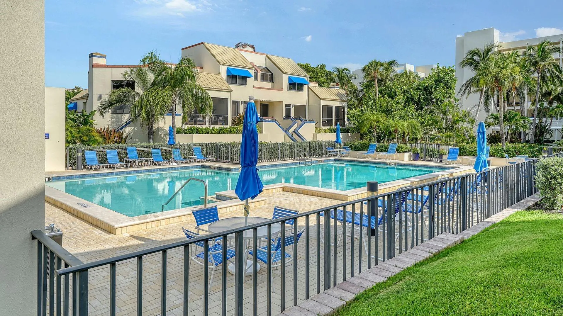 1922 Harbourside Drive Longboat Key FL 34228