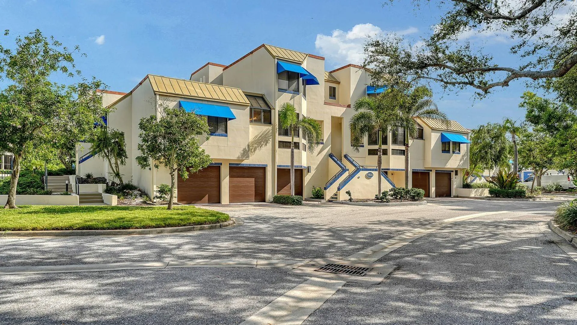 1922 Harbourside Drive Longboat Key FL 34228