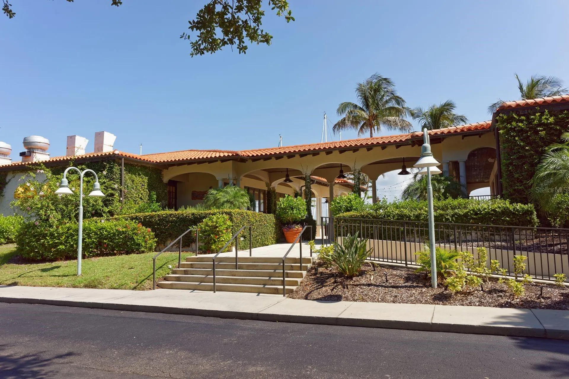 1922 Harbourside Drive Longboat Key FL 34228