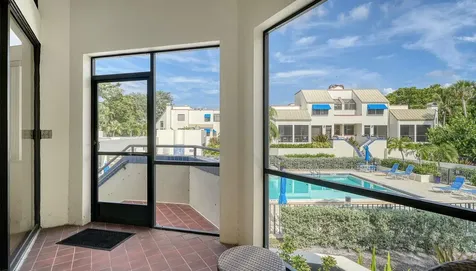 1922 Harbourside Drive Longboat Key FL 34228