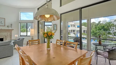 1922 Harbourside Drive Longboat Key FL 34228