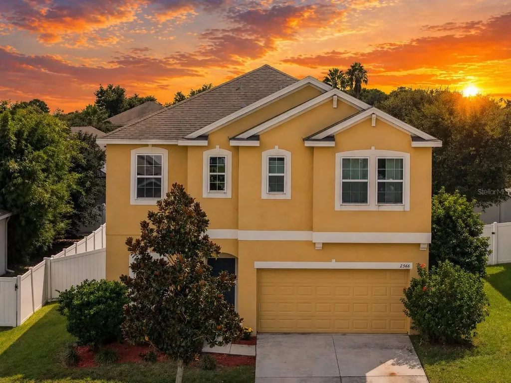 2566 Limerick Circle Grand Island FL 32735