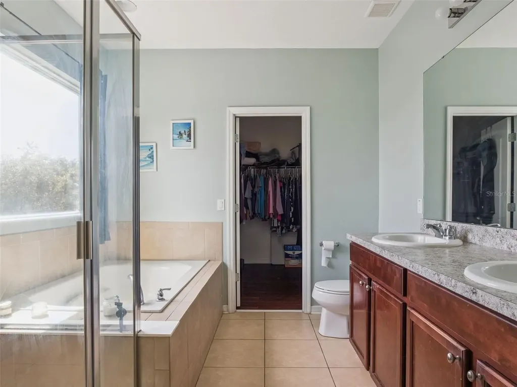 2566 Limerick Circle Grand Island FL 32735