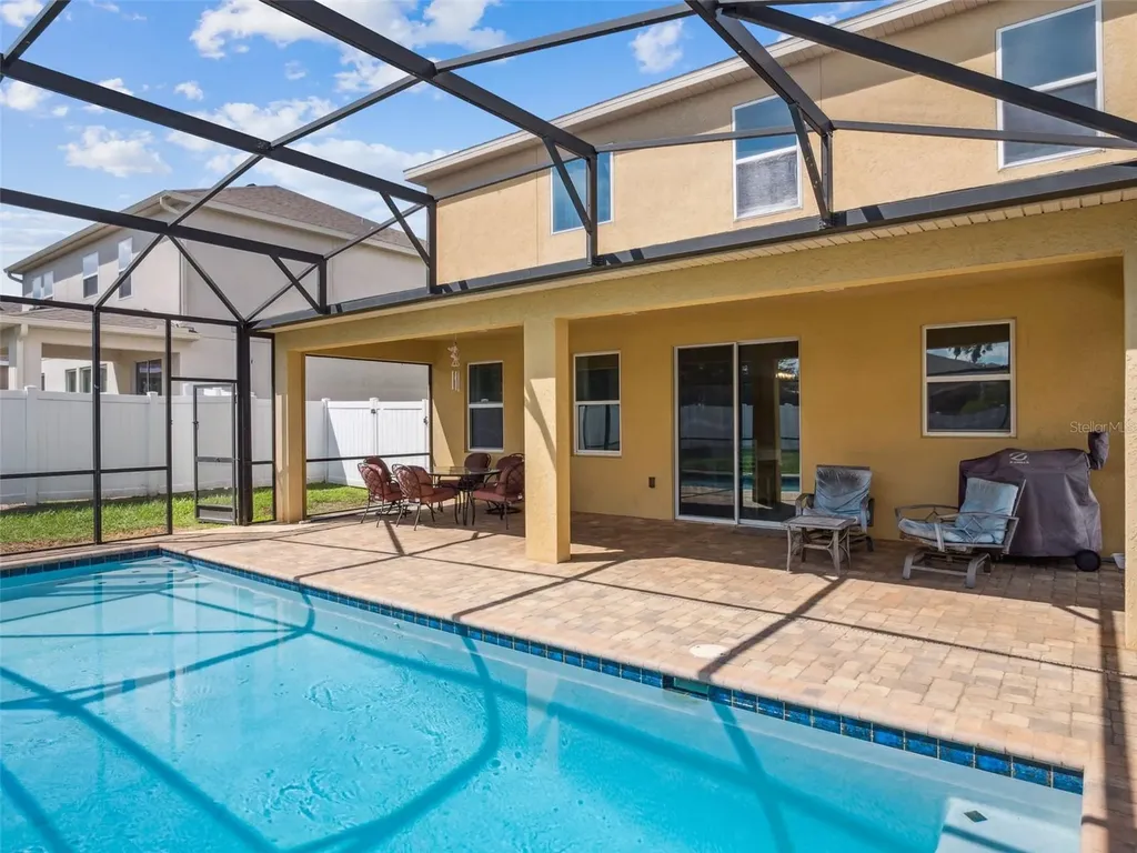 2566 Limerick Circle Grand Island FL 32735