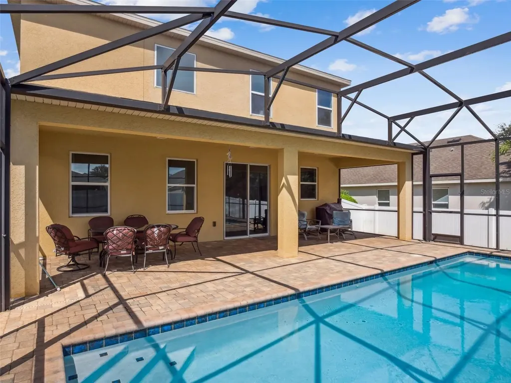 2566 Limerick Circle Grand Island FL 32735