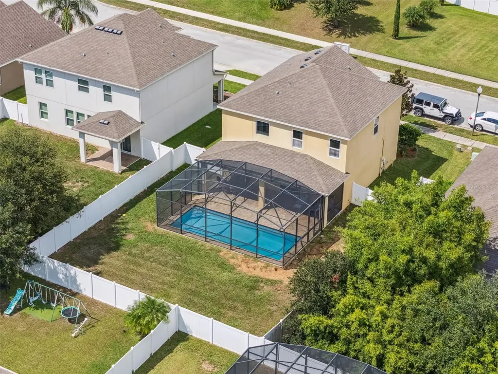 2566 Limerick Circle Grand Island FL 32735