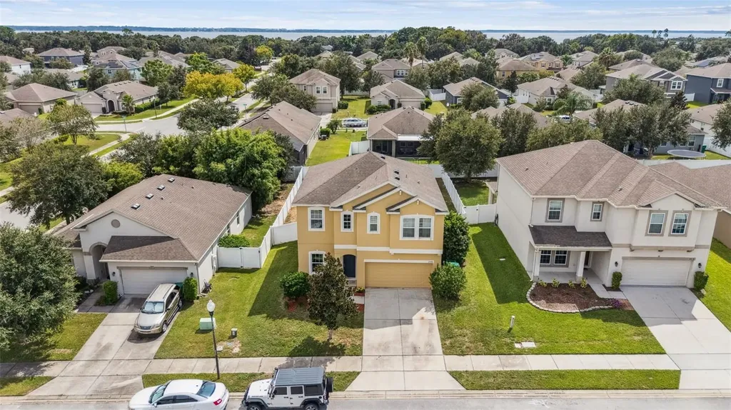 2566 Limerick Circle Grand Island FL 32735