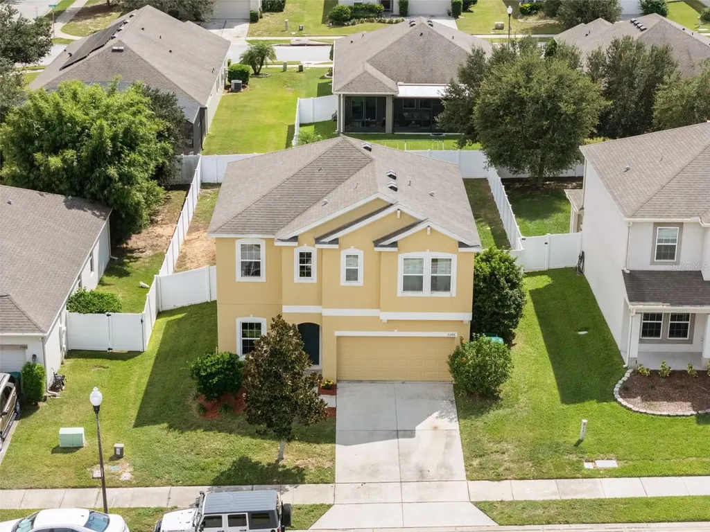 2566 Limerick Circle Grand Island FL 32735