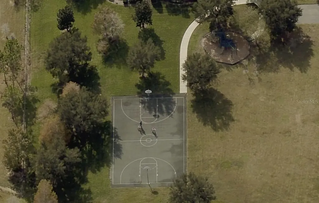2566 Limerick Circle Grand Island FL 32735
