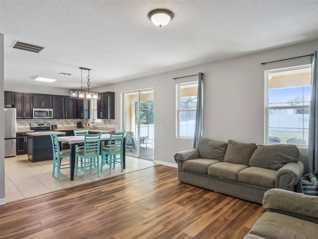 2566 Limerick Circle Grand Island FL 32735