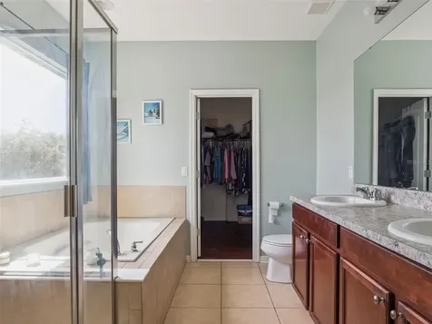 2566 Limerick Circle Grand Island FL 32735