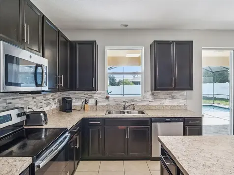 2566 Limerick Circle Grand Island FL 32735