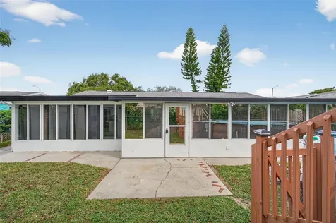 3220 Fairmount Drive Holiday FL 34691