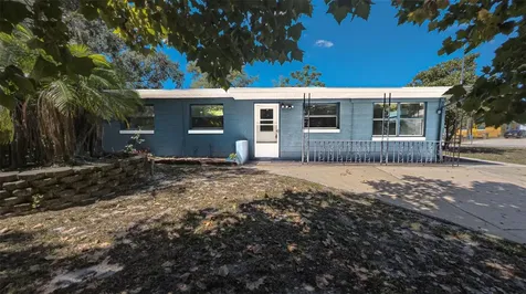 1095 Golden Isle Drive Mount Dora FL 32757