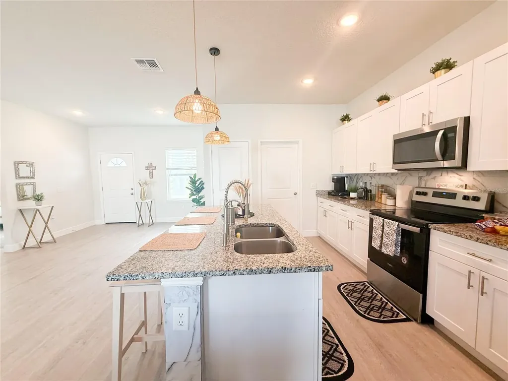 25 Zinnia Lane E Kissimmee FL 34759
