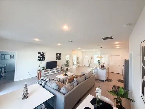 25 Zinnia Lane E Kissimmee FL 34759