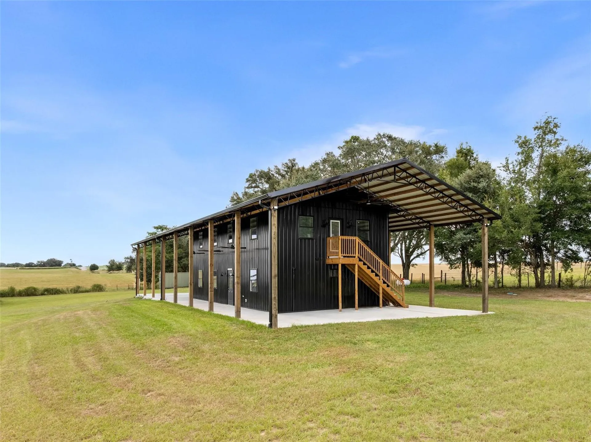 23220 NW 27th Street Morriston FL 32668