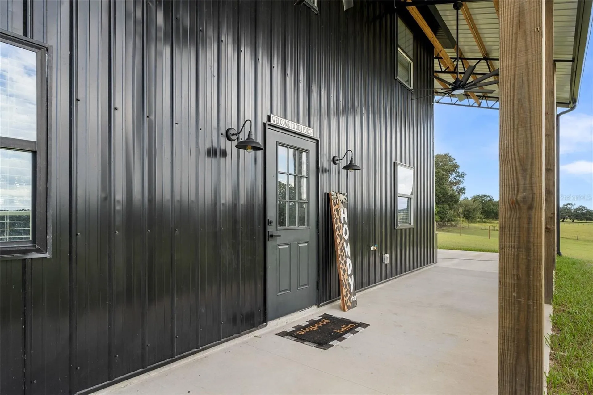 23220 NW 27th Street Morriston FL 32668