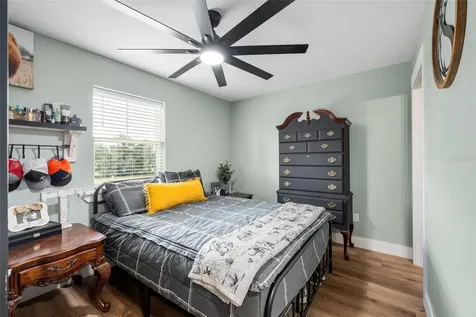 23220 NW 27th Street Morriston FL 32668