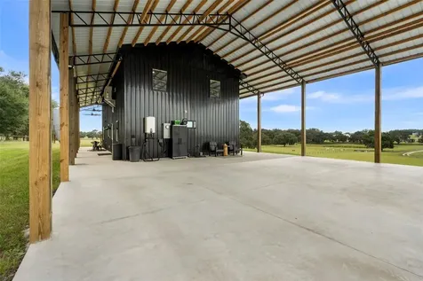 23220 NW 27th Street Morriston FL 32668