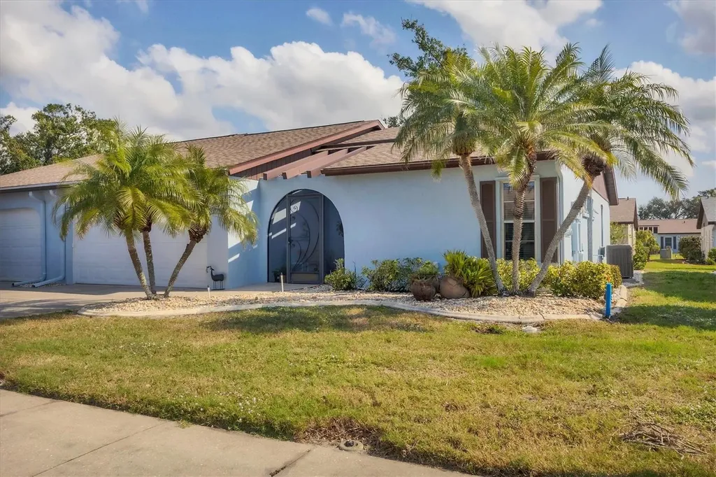 610 Apple Lane Englewood FL 34223
