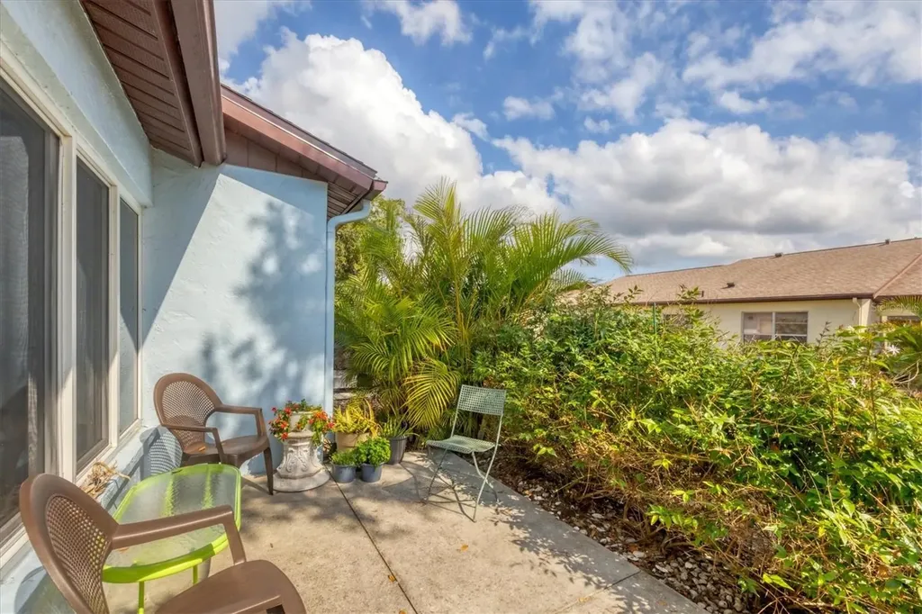 610 Apple Lane Englewood FL 34223