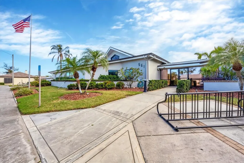 610 Apple Lane Englewood FL 34223