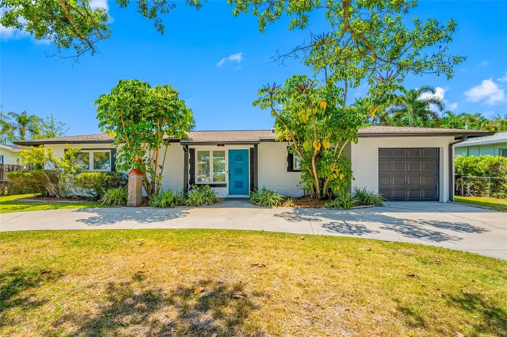 1228 76th Avenue N St Petersburg FL 33702