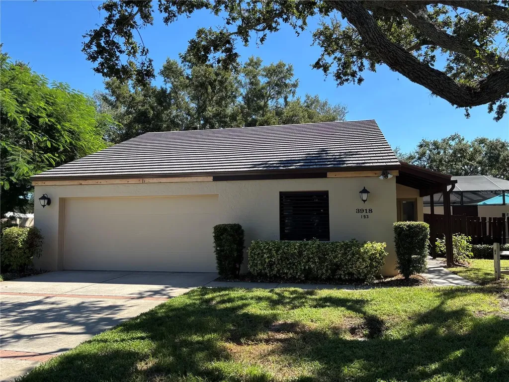 3918 Glen Oaks Manor Drive Sarasota FL 34232