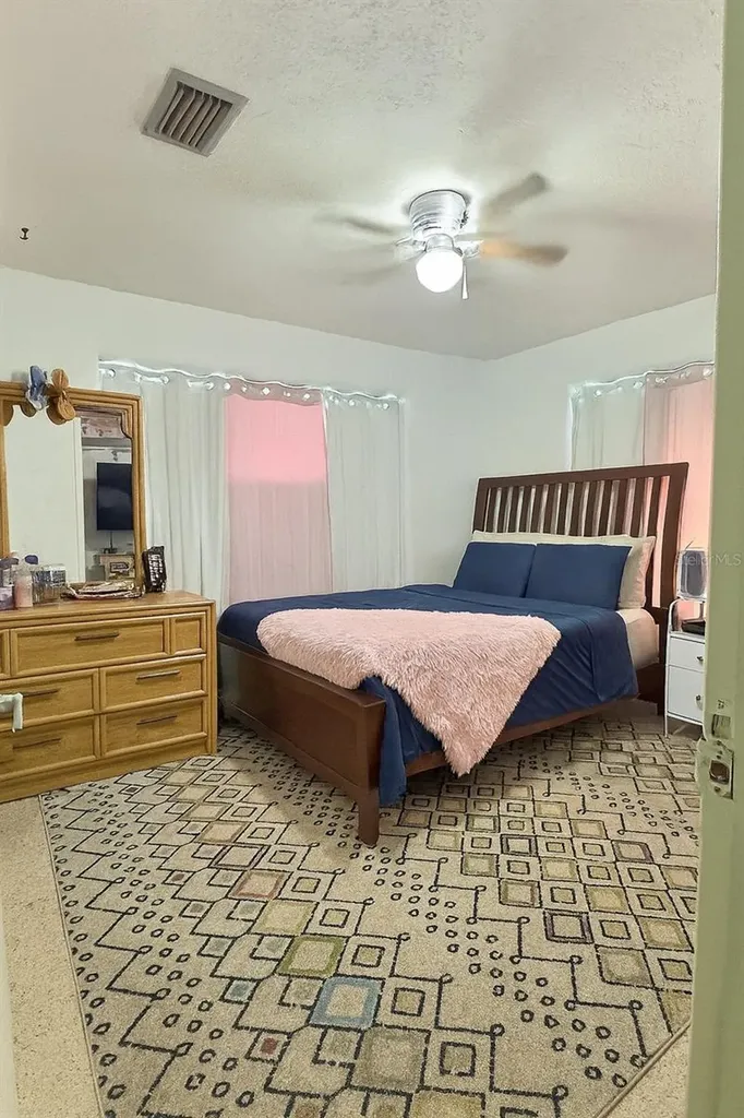 617 Goodwin Avenue New Smyrna Beach FL 32169