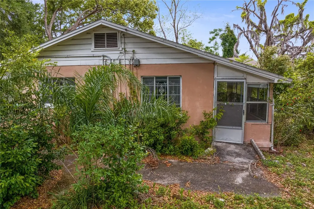 805 W 129th Avenue Tampa FL 33612