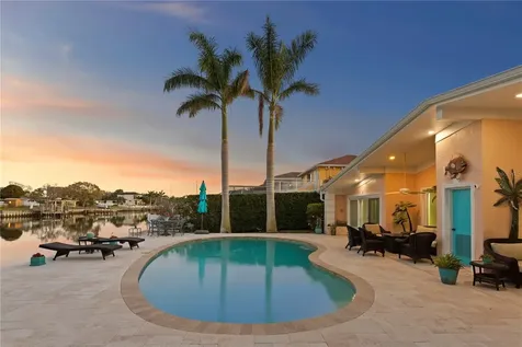 3943 Fontainebleau Drive Tampa FL 33634