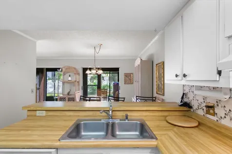 6108 7th Avenue W Bradenton FL 34209