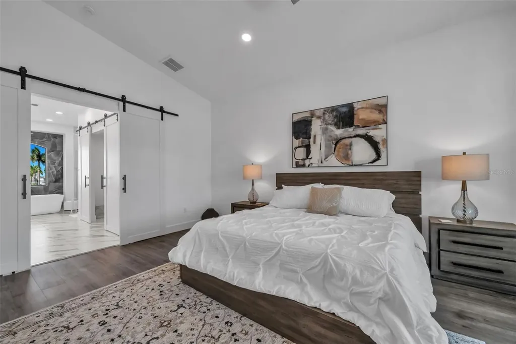 112 Leeward Island Clearwater FL 33767