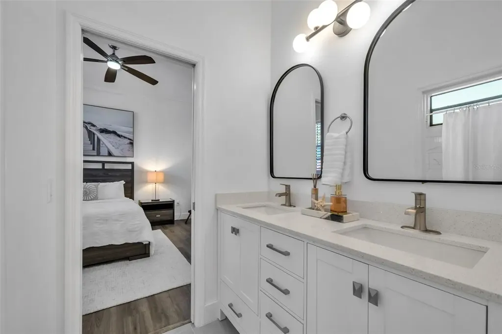 112 Leeward Island Clearwater FL 33767