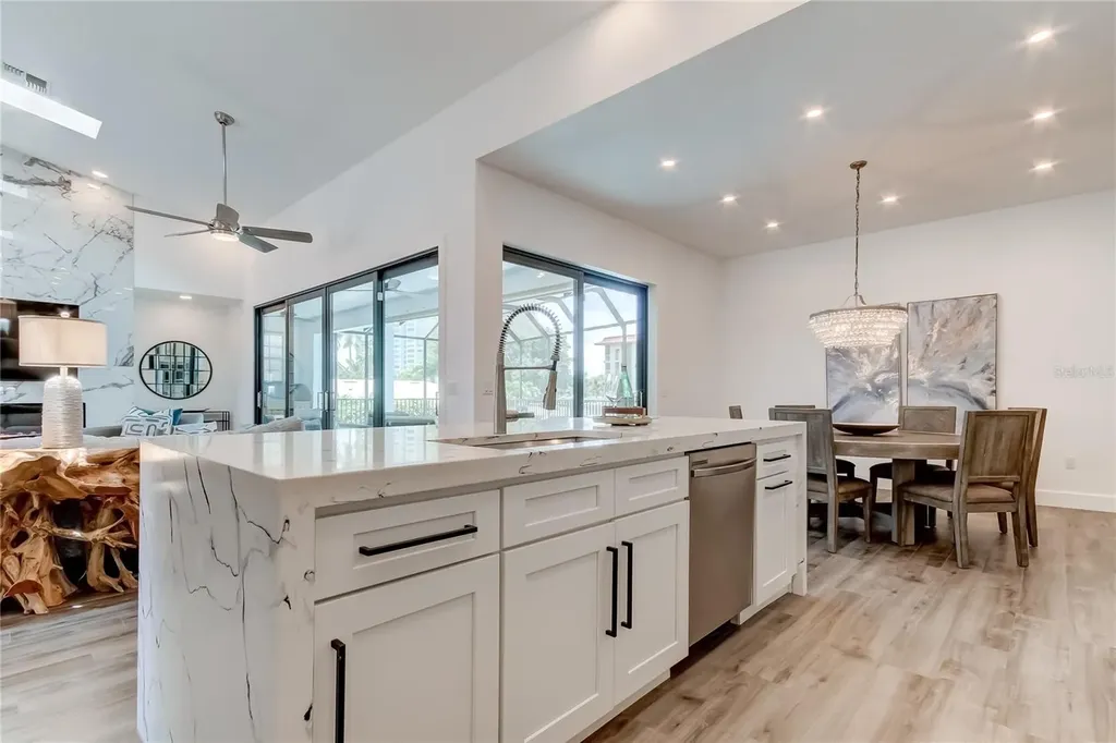 112 Leeward Island Clearwater FL 33767