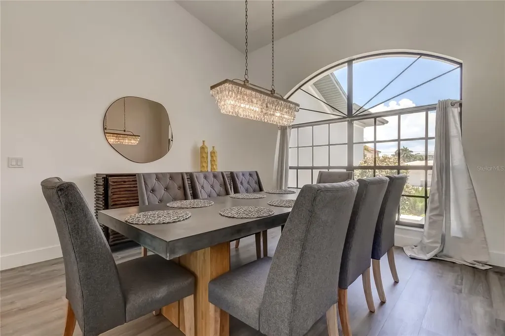 112 Leeward Island Clearwater FL 33767