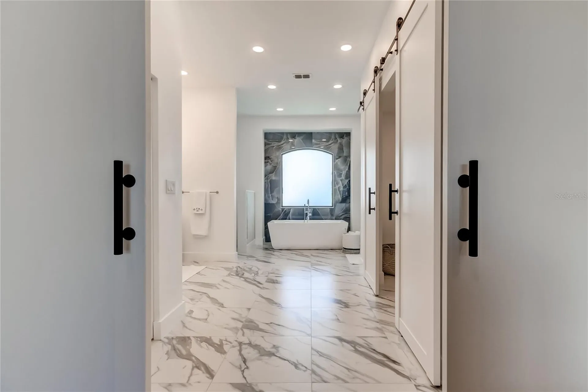112 Leeward Island Clearwater FL 33767