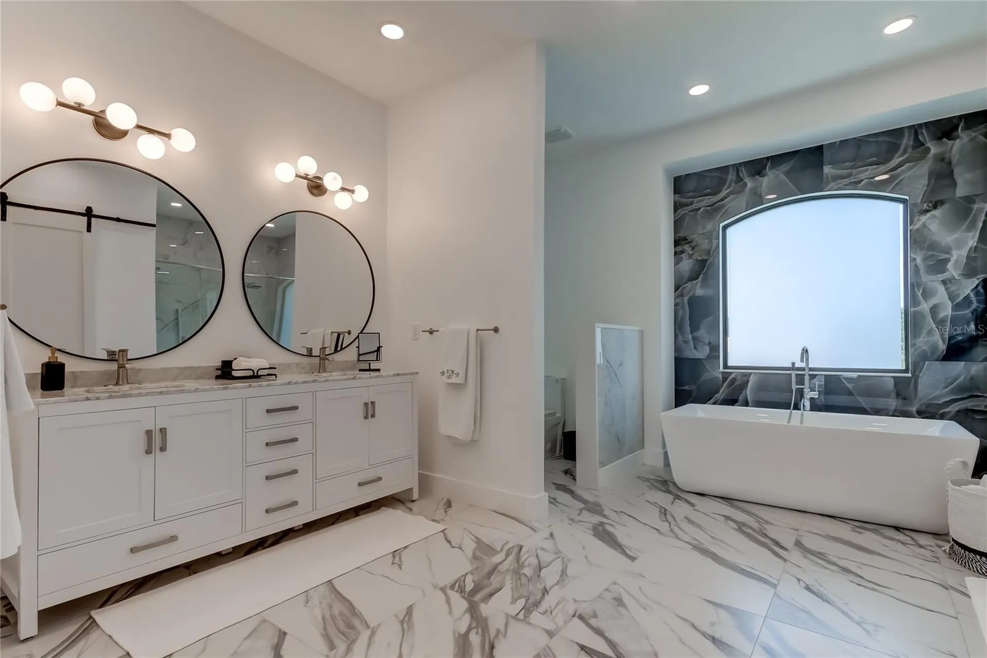 112 Leeward Island Clearwater FL 33767