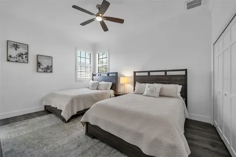 112 Leeward Island Clearwater FL 33767
