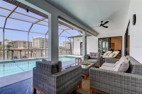 112 Leeward Island Clearwater FL 33767