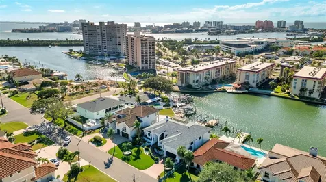 112 Leeward Island Clearwater FL 33767