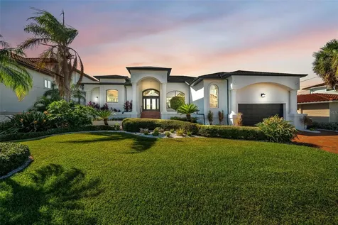 112 Leeward Island Clearwater FL 33767