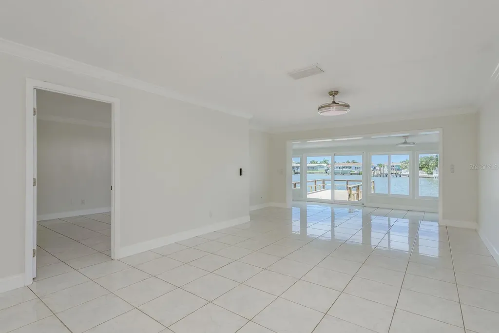 417 E Boca Ciega Point Boulevard N St Petersburg FL 33708