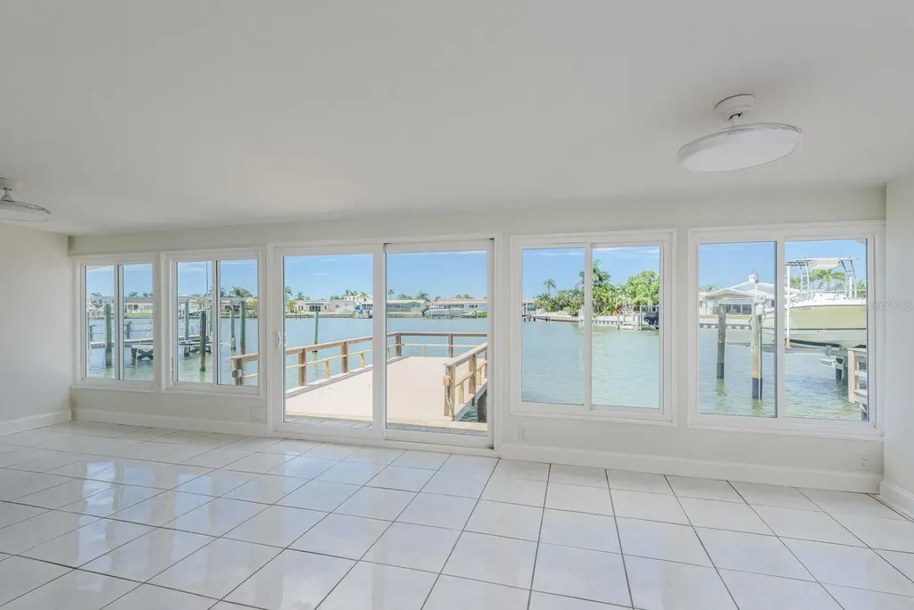 417 E Boca Ciega Point Boulevard N St Petersburg FL 33708