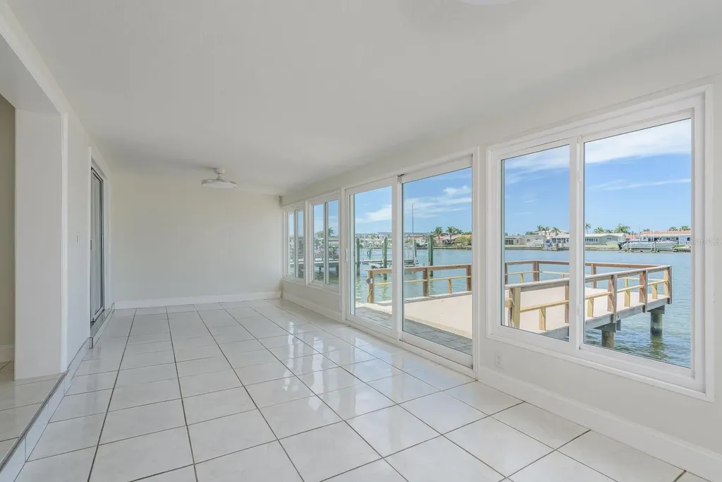 417 E Boca Ciega Point Boulevard N St Petersburg FL 33708