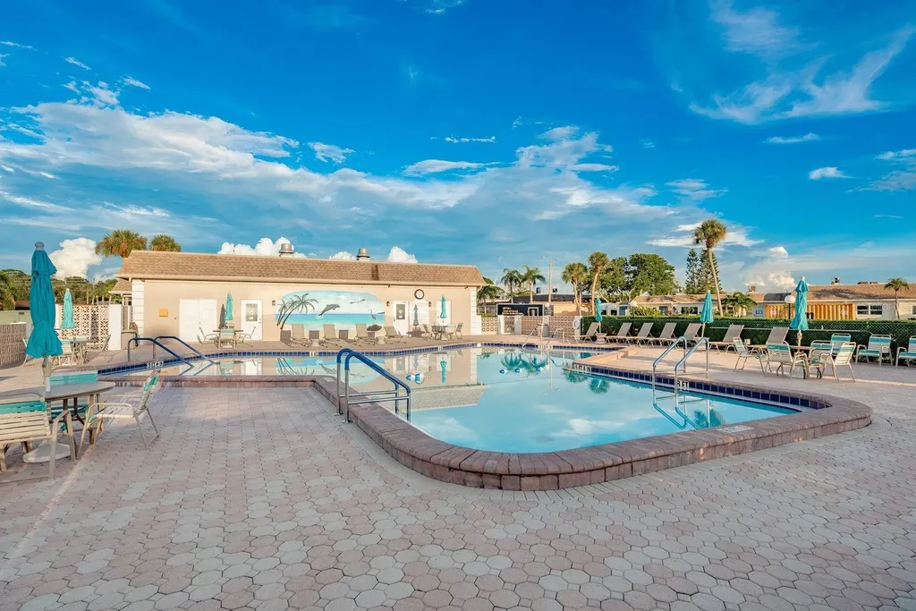 417 E Boca Ciega Point Boulevard N St Petersburg FL 33708